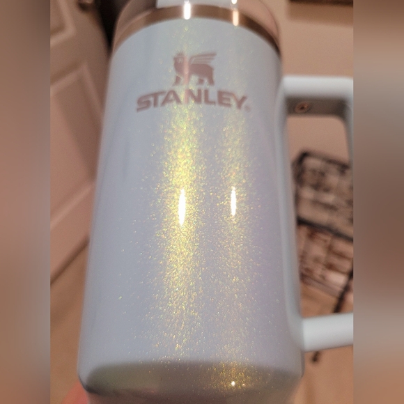 Stanley Quencher H2.0 Tumbler in Soft Blue - Picture 2 of 8